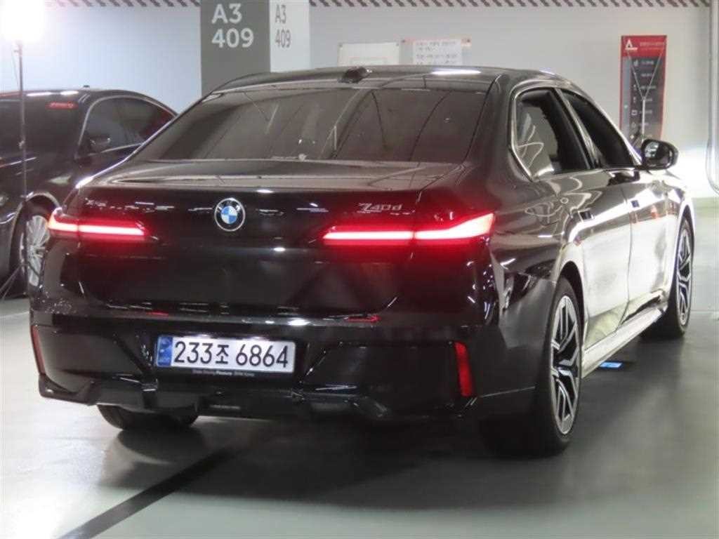 BMW 7시리즈 7시리즈 (G70) 740d xDrive M 스포츠 이미지 3