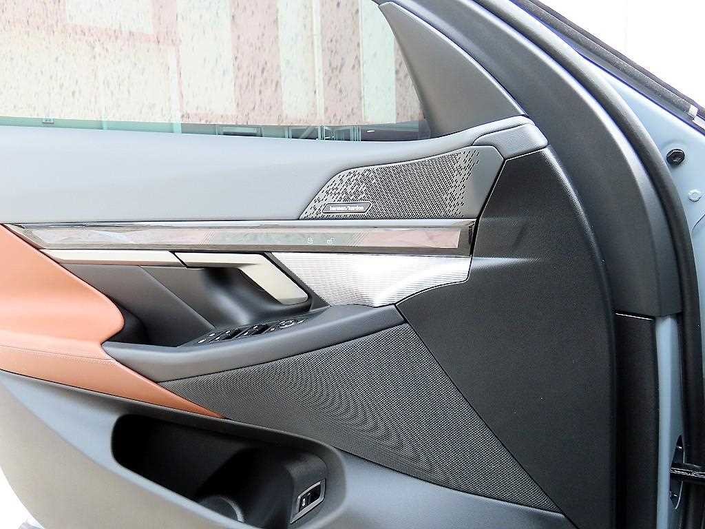 BMW 5시리즈 5시리즈 (G60) 530i xDrive M 스포츠 이미지 12