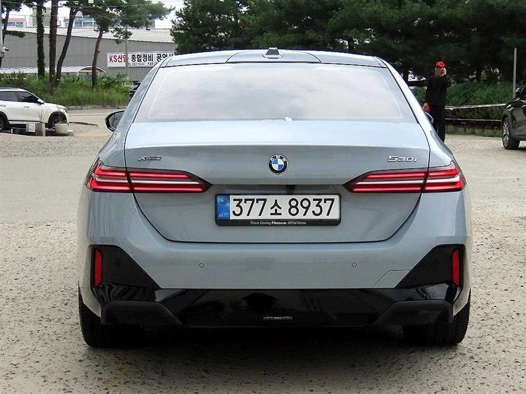 BMW 5시리즈 5시리즈 (G60) 530i xDrive M 스포츠 이미지 4
