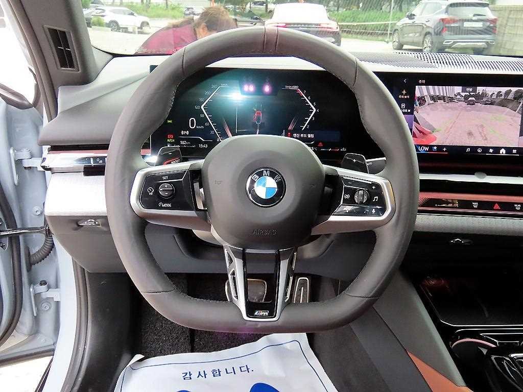 BMW 5시리즈 5시리즈 (G60) 530i xDrive M 스포츠 이미지 8