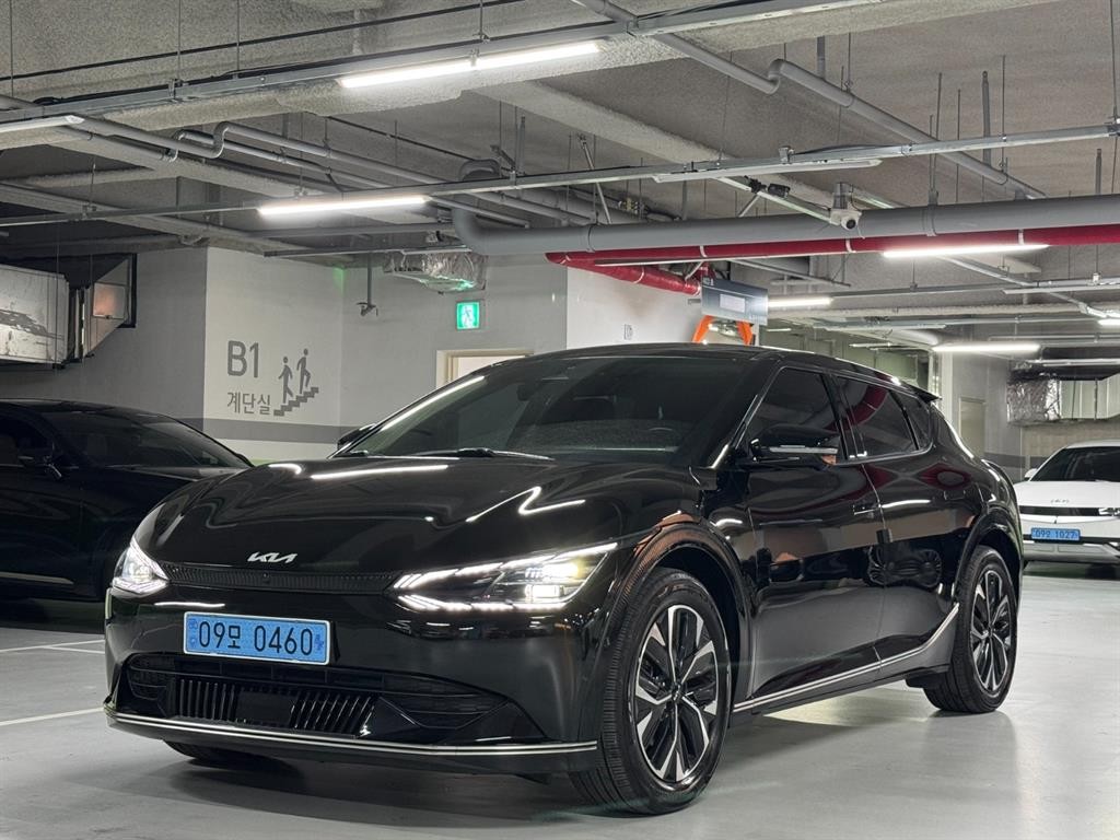 기아 EV6 롱레인지 AWD 어스 이미지 1
