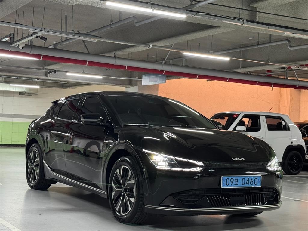 기아 EV6 롱레인지 AWD 어스 이미지 2