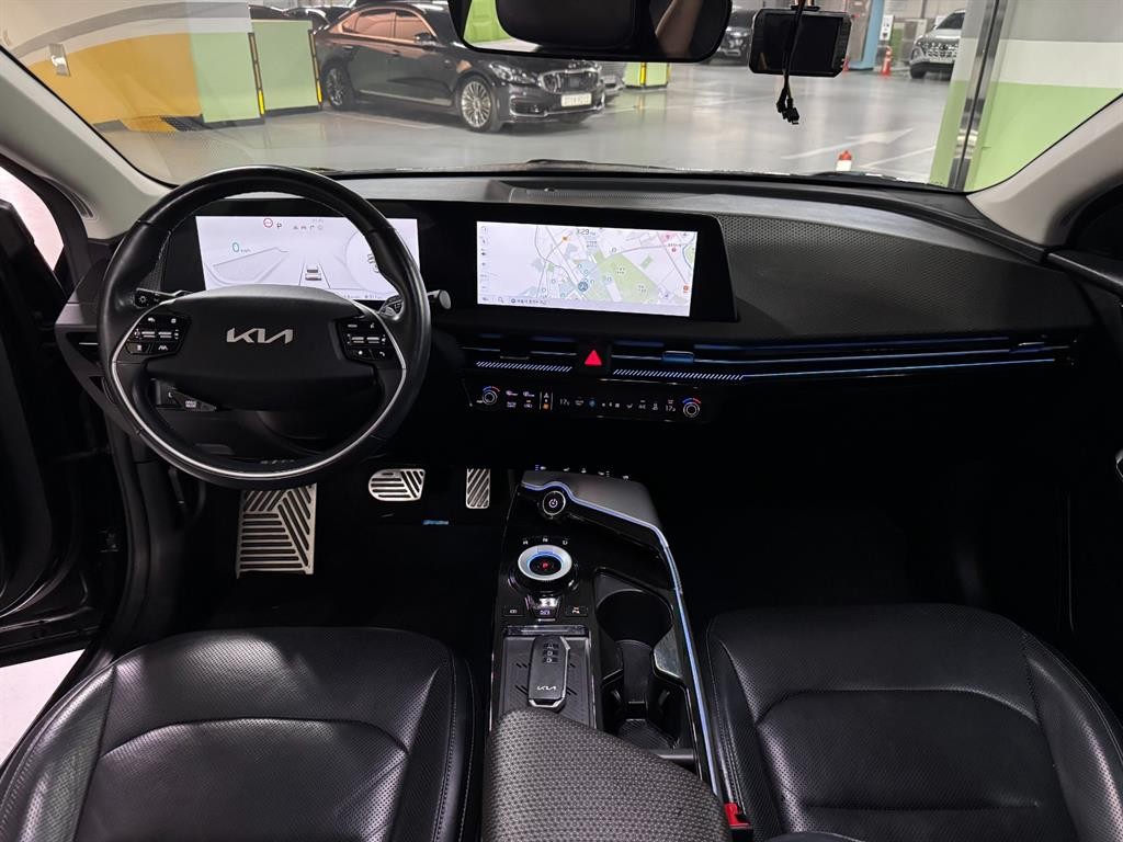 기아 EV6 롱레인지 AWD 어스 이미지 8