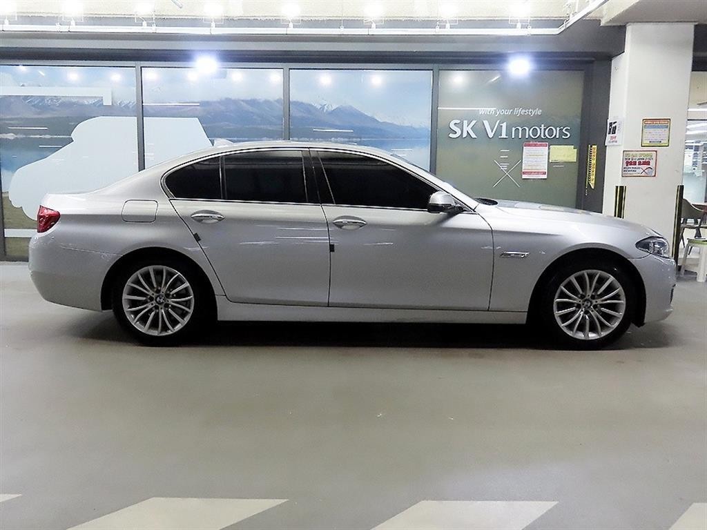 BMW 5시리즈 5시리즈 (F10) 520d 럭셔리 이미지 3