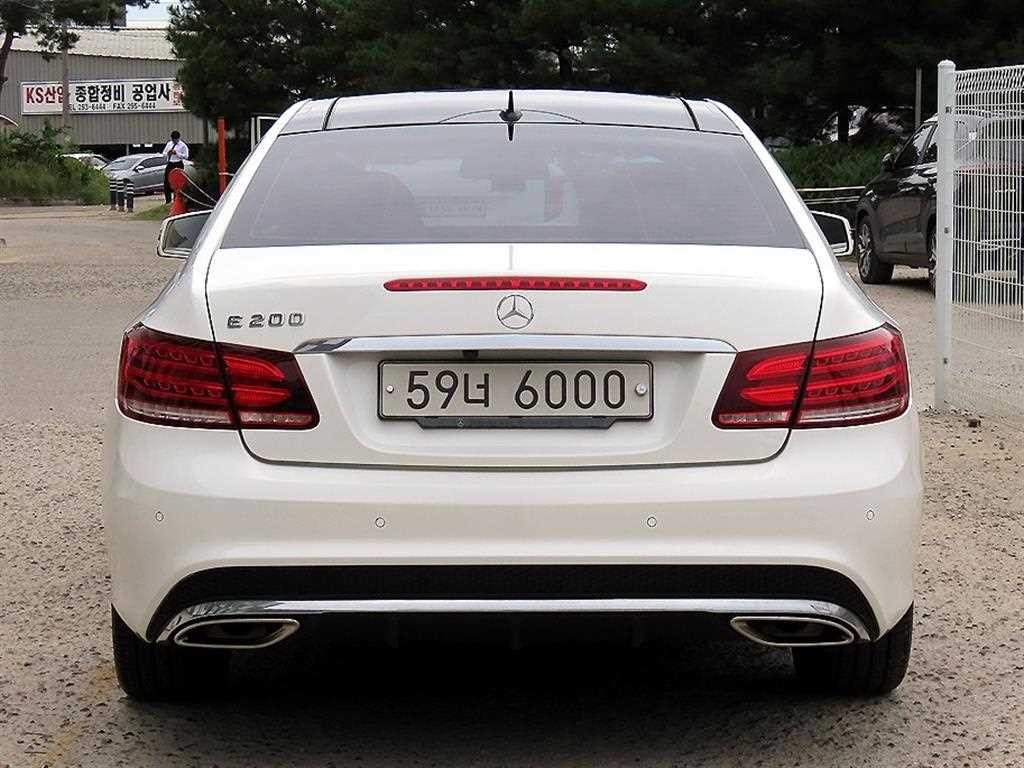 벤츠 E 클래스 E-클래스 W212 E200 쿠페 이미지 4