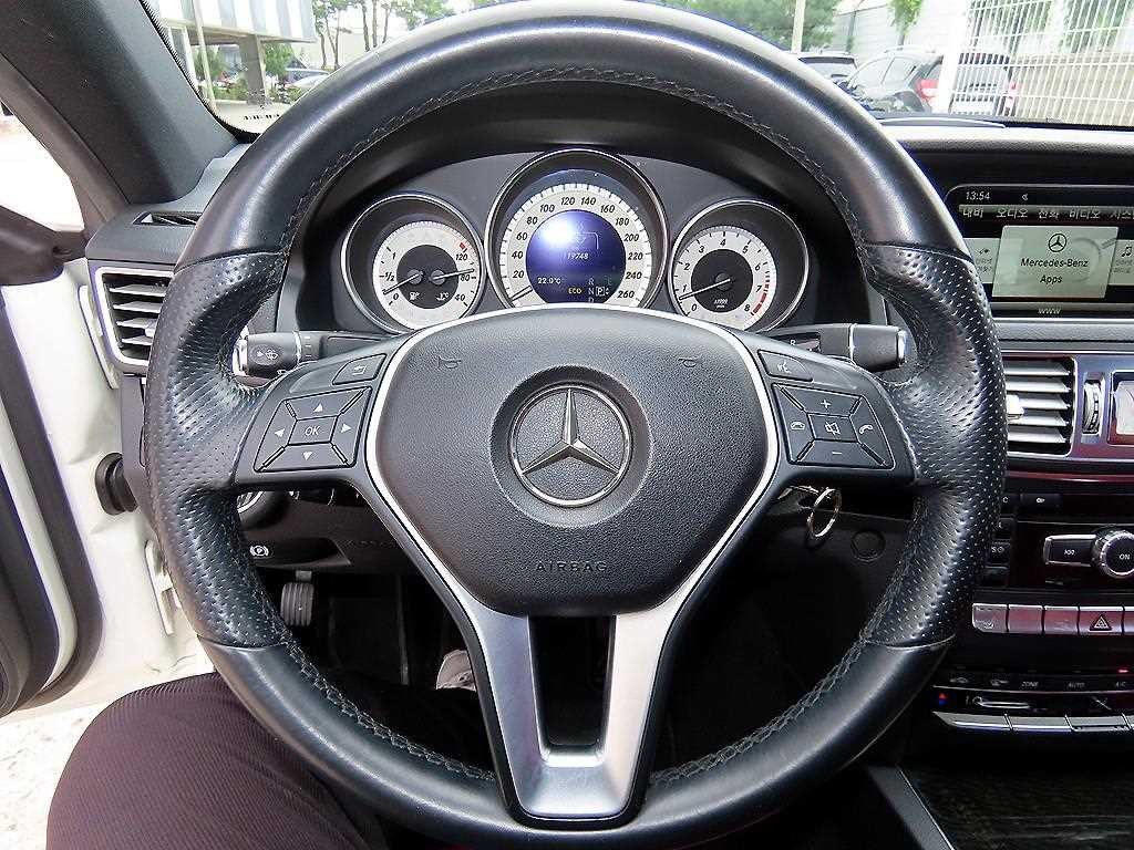 벤츠 E 클래스 E-클래스 W212 E200 쿠페 이미지 8