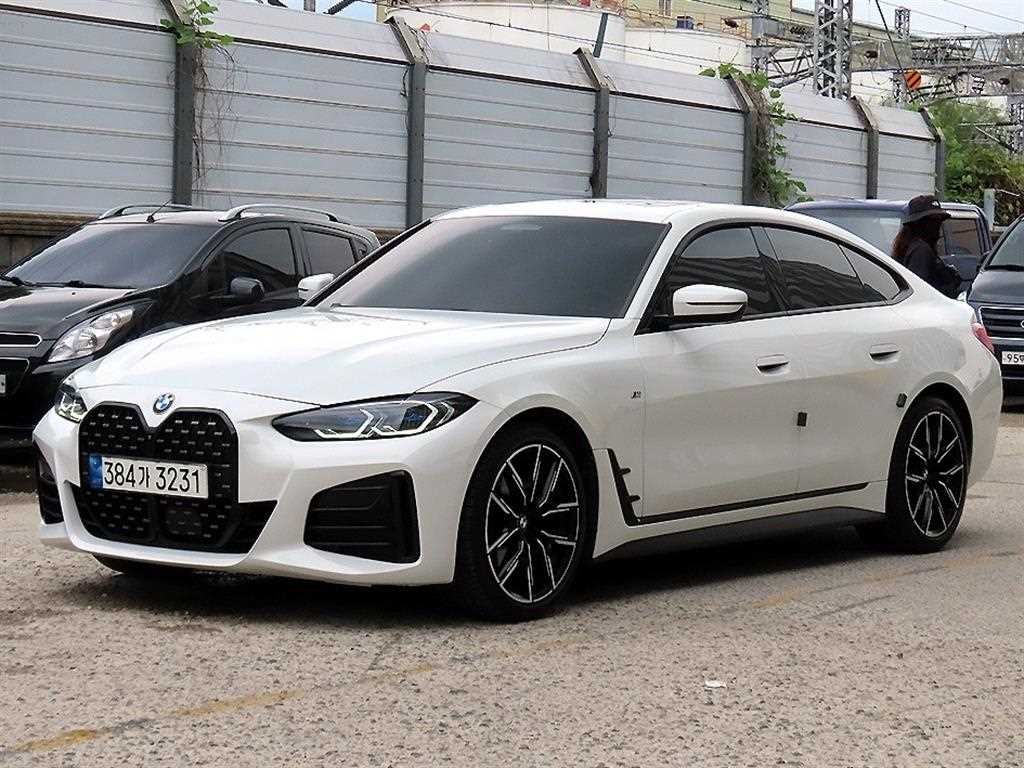 BMW 4시리즈 4시리즈 (G22) 420d 그란쿠페 M 스포츠 이미지 2