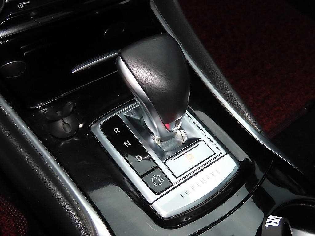 인피니티 Q Q30 2.0 프리미엄 시티 블랙 이미지 10