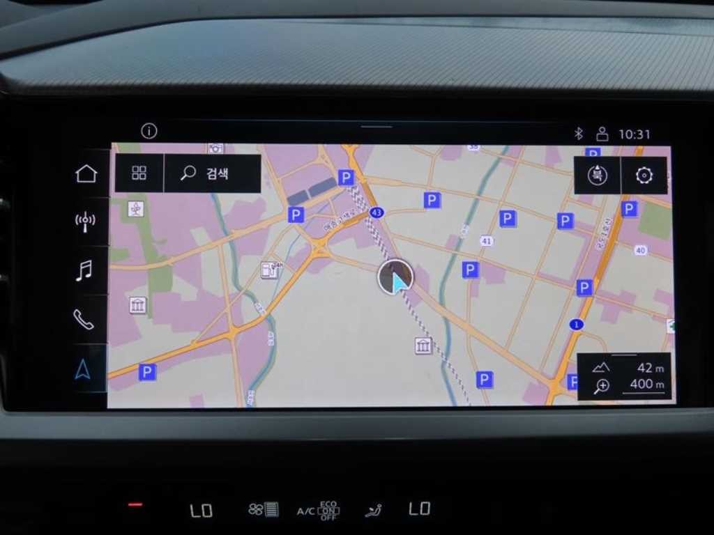 아우디 Q4 Q4 e-트론 40 이미지 14