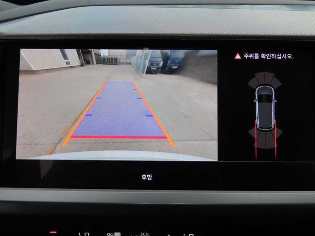 아우디 Q4 Q4 e-트론 40 이미지 15