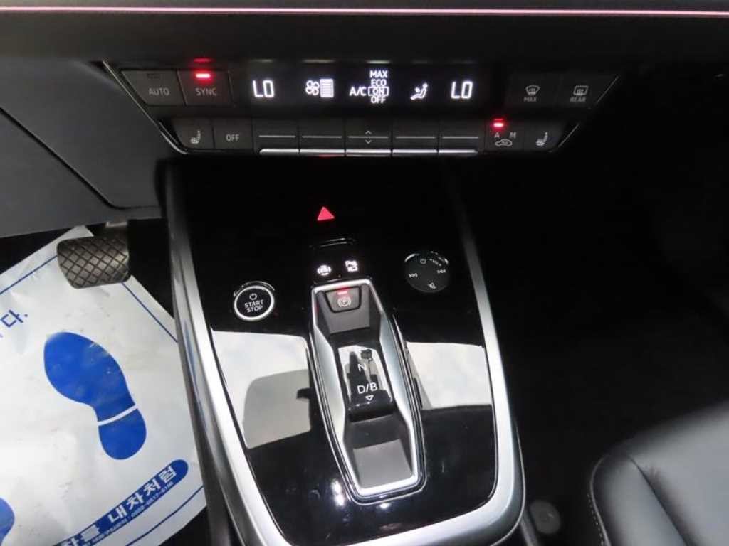 아우디 Q4 Q4 e-트론 40 이미지 16