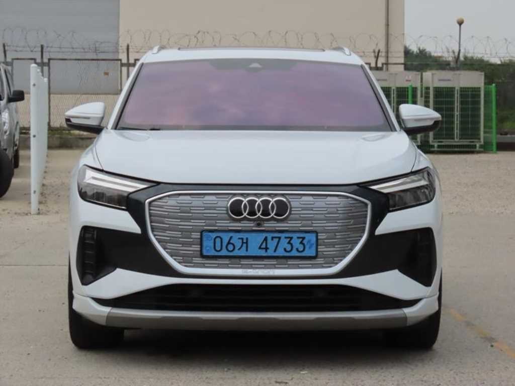 아우디 Q4 Q4 e-트론 40 이미지 2
