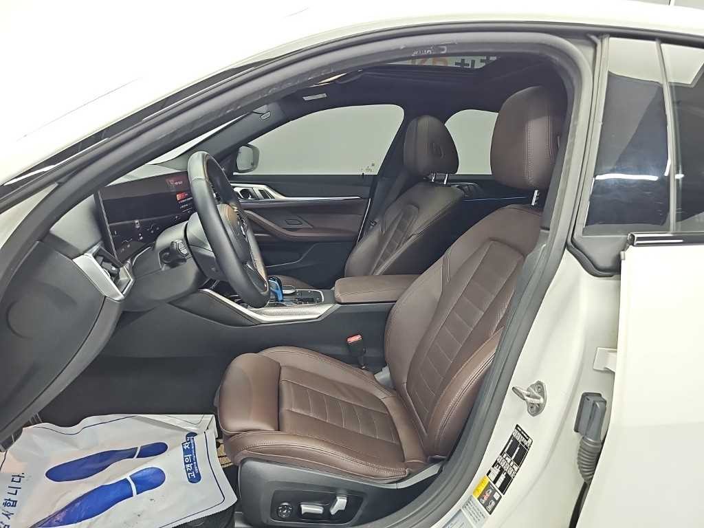 BMW i4 eDrive 40 M 스포츠 프로 이미지 10