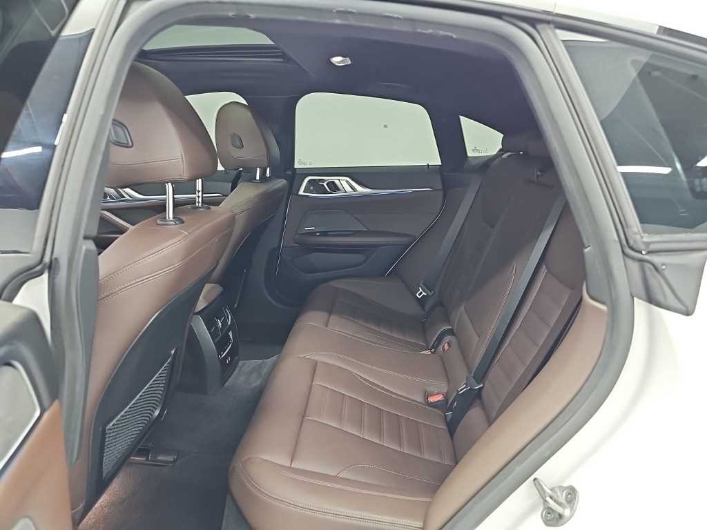 BMW i4 eDrive 40 M 스포츠 프로 이미지 11