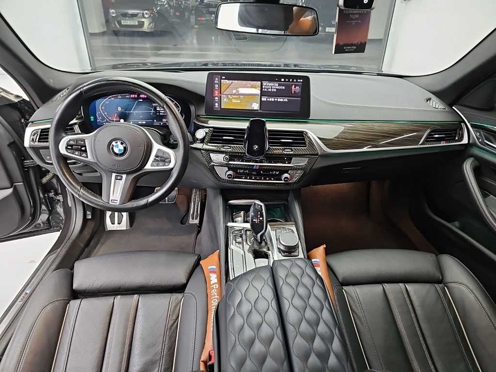BMW 5시리즈 5시리즈 (G30) 520i M 스포츠 이미지 6