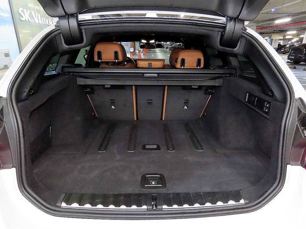 BMW 3시리즈 3시리즈 (G20) 320i 투어링 M 스포츠 이미지 16
