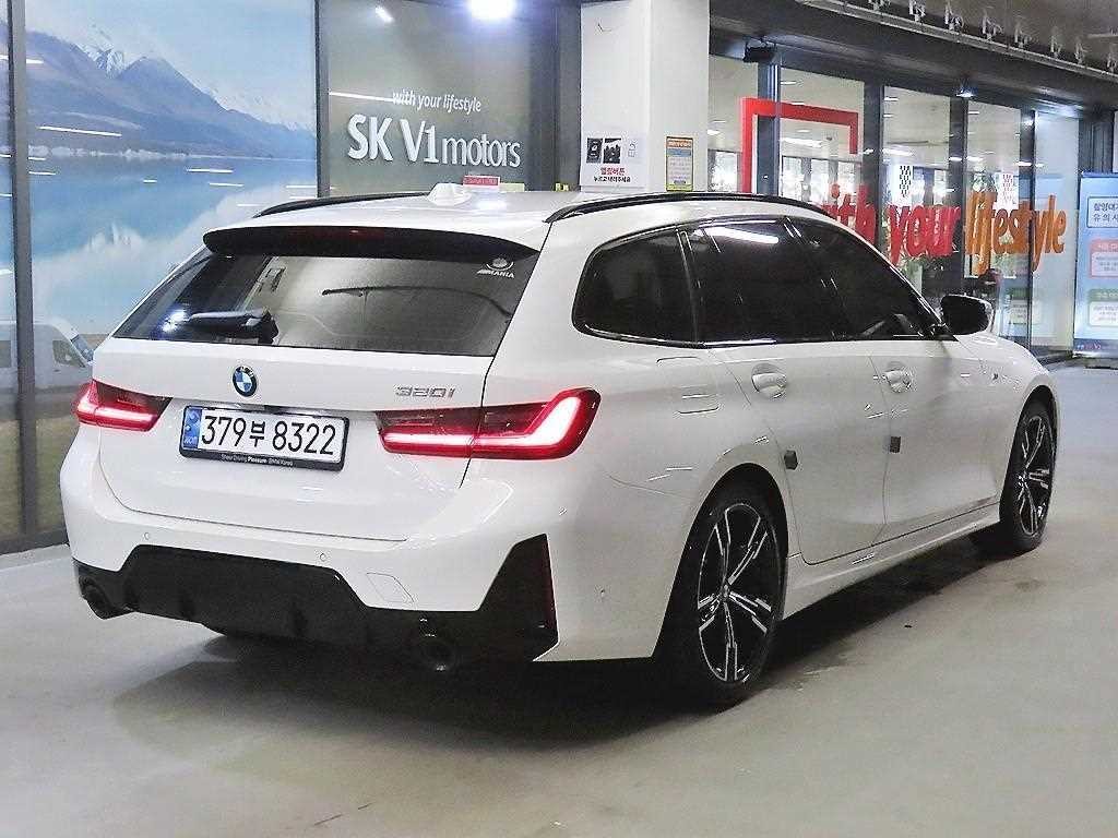 BMW 3시리즈 3시리즈 (G20) 320i 투어링 M 스포츠 이미지 4