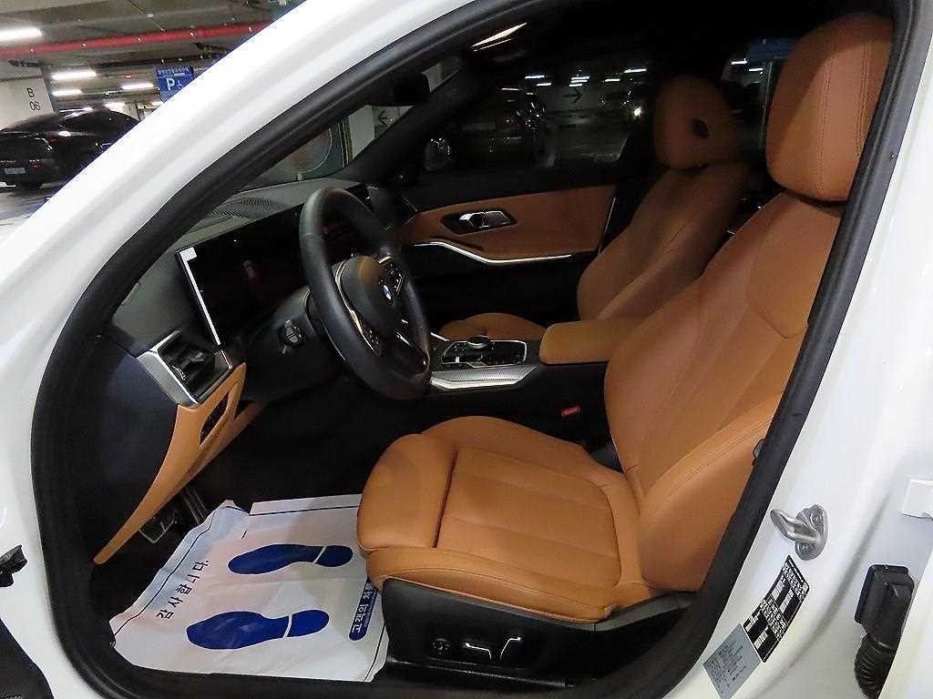 BMW 3시리즈 3시리즈 (G20) 320i 투어링 M 스포츠 이미지 6