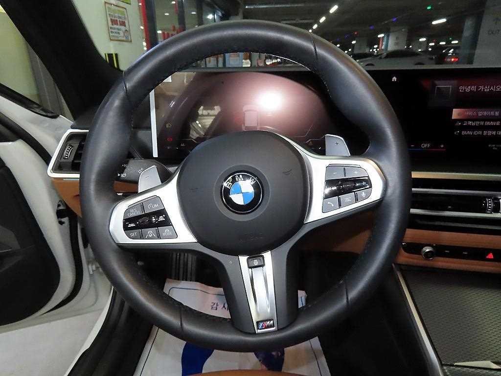 BMW 3시리즈 3시리즈 (G20) 320i 투어링 M 스포츠 이미지 8