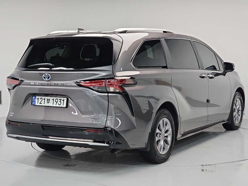 토요타 시에나 2.5 AWD 하이브리드 이미지 4