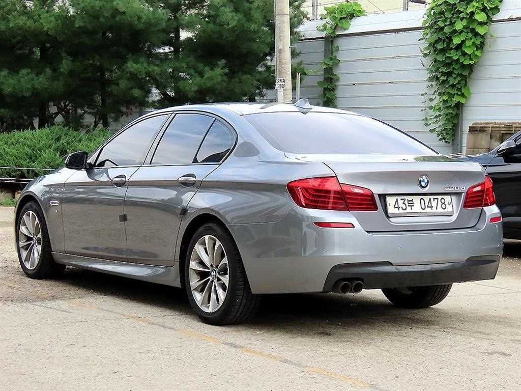 BMW 5시리즈 5시리즈 (F10) 520d M 에어로다이나믹 이미지 3