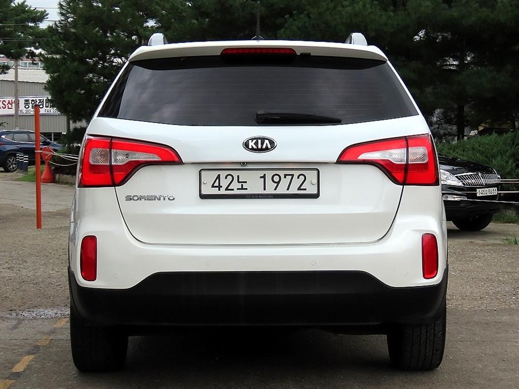기아 쏘렌토 뉴 쏘렌토 R 2WD 2.0 TLX 스페셜 이미지 4
