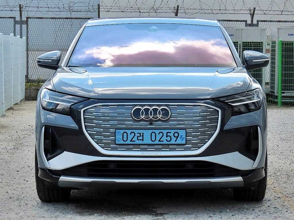 아우디 Q4 Q4 e-트론 45 스포트백 프리미엄 이미지 2