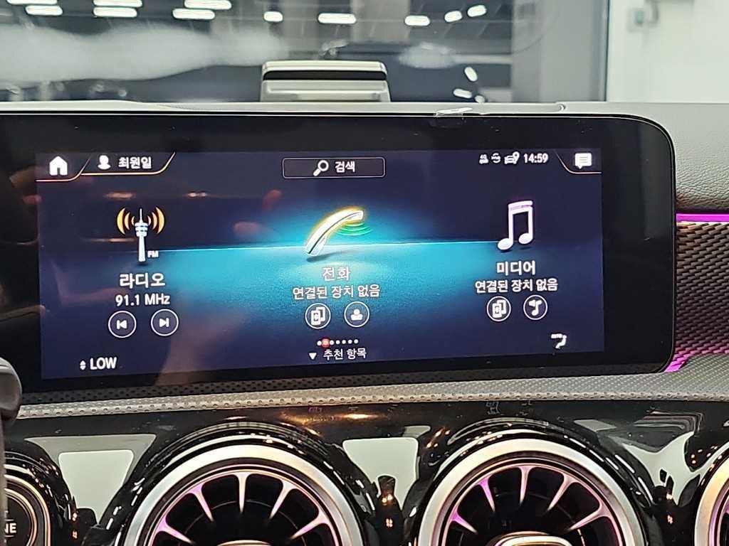 벤츠 A 클래스 A클래스 W177 A200d 세단 이미지 13