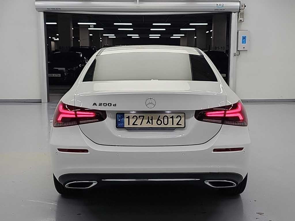벤츠 A 클래스 A클래스 W177 A200d 세단 이미지 3