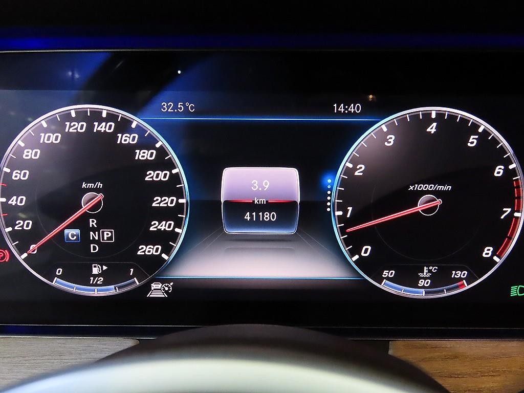 벤츠 E 클래스 E-클래스 W213 E450 4MATIC 쿠페 이미지 9
