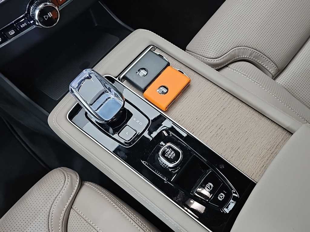 볼보 XC90 XC90 2세대 2.0 T8 AWD 울트라 이미지 8