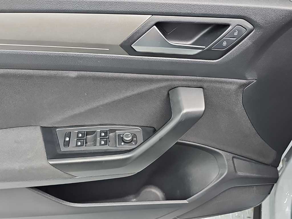 폭스바겐 티록 2.0 TDI 스타일 이미지 15