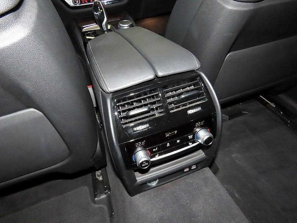 BMW 5시리즈 5시리즈 (G30) 520i 럭셔리 이미지 15