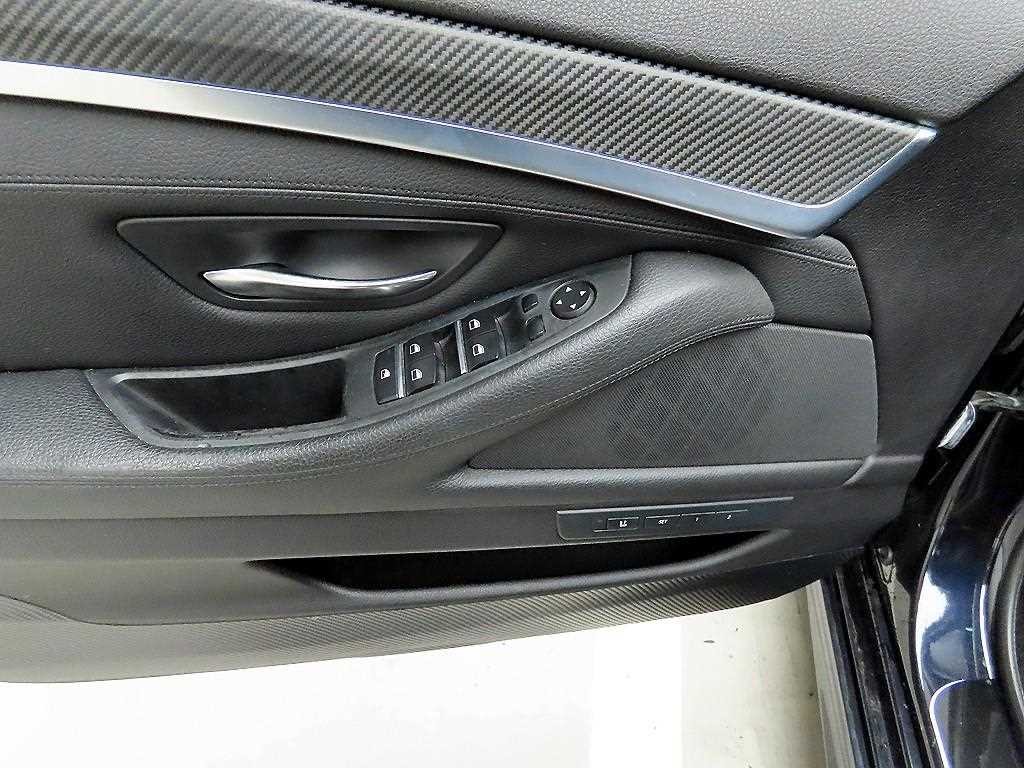 BMW 5시리즈 5시리즈 (F10) 530d xDrive 이미지 11
