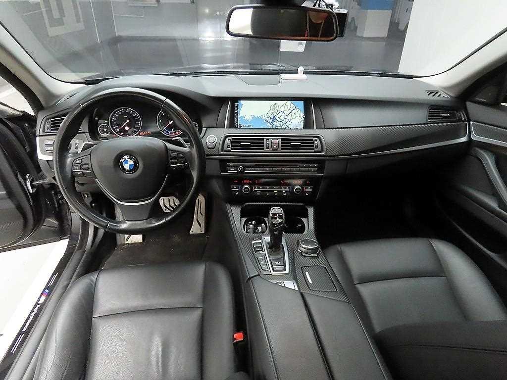 BMW 5시리즈 5시리즈 (F10) 530d xDrive 이미지 8