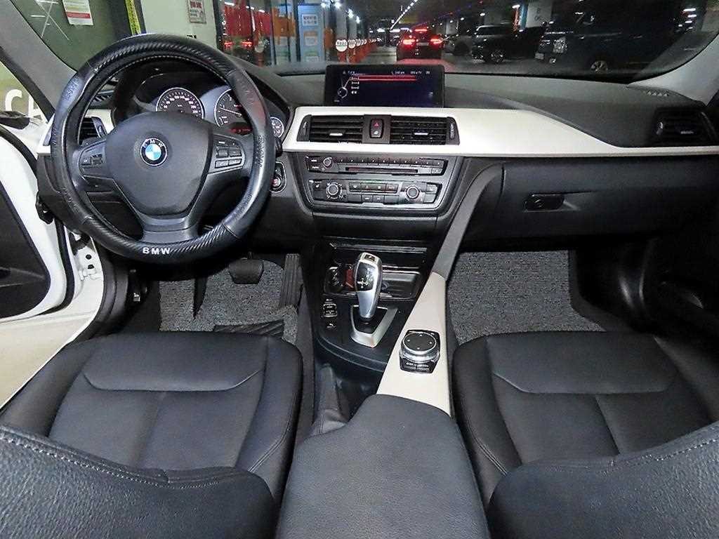 BMW 3시리즈 3시리즈 (F30) 320d ED에디션 이미지 10