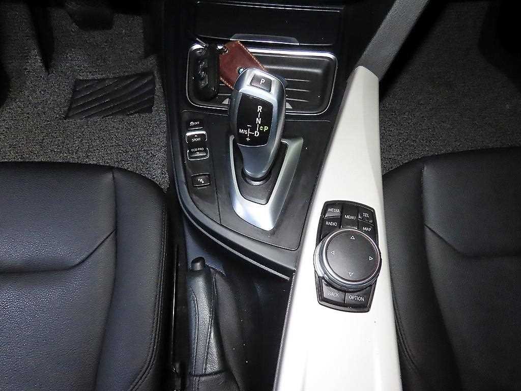 BMW 3시리즈 3시리즈 (F30) 320d ED에디션 이미지 12