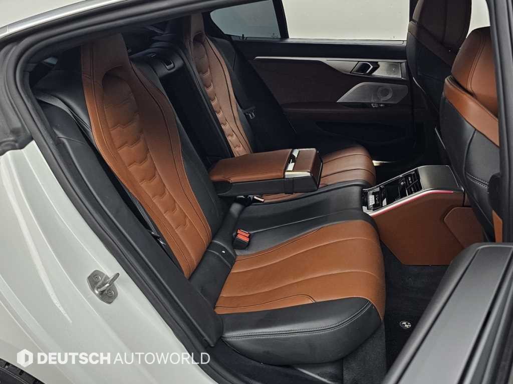 BMW 8시리즈 8시리즈 (G15) 840i xDrive M 스포츠 그란쿠페 이미지 12