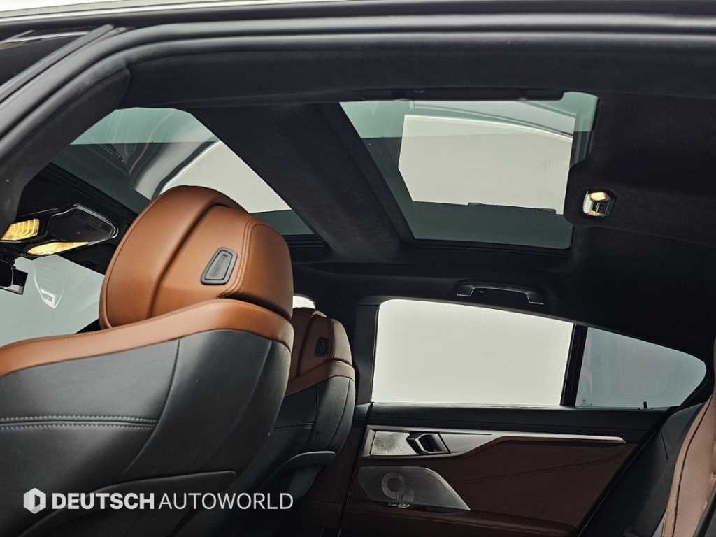 BMW 8시리즈 8시리즈 (G15) 840i xDrive M 스포츠 그란쿠페 이미지 18