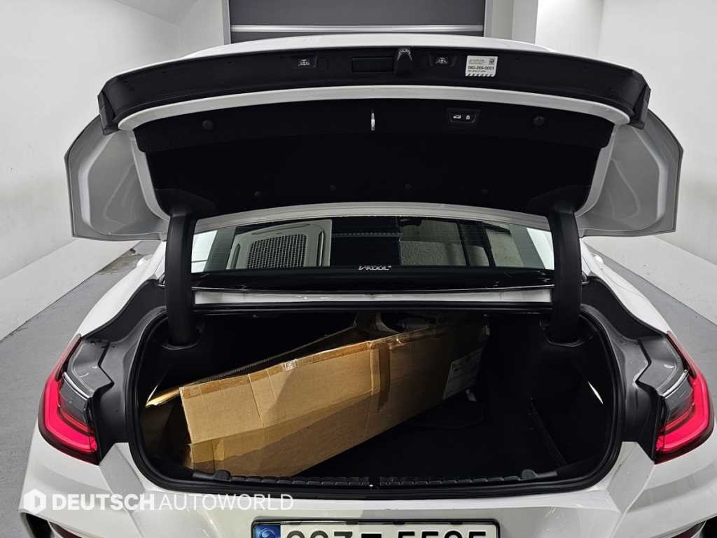 BMW 8시리즈 8시리즈 (G15) 840i xDrive M 스포츠 그란쿠페 이미지 19