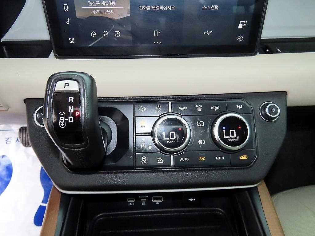 랜드로버 디펜더 디펜더 (L663) D240 SE 이미지 10