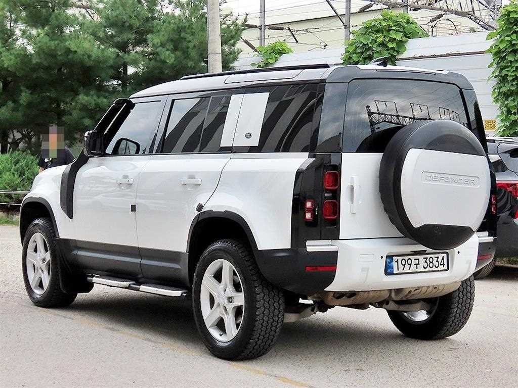 랜드로버 디펜더 디펜더 (L663) D240 SE 이미지 3