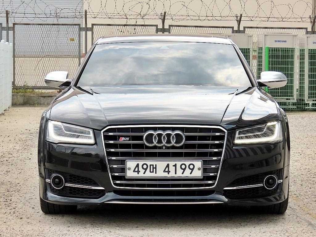 아우디 S8 4.0 TFSI 콰트로 이미지 1