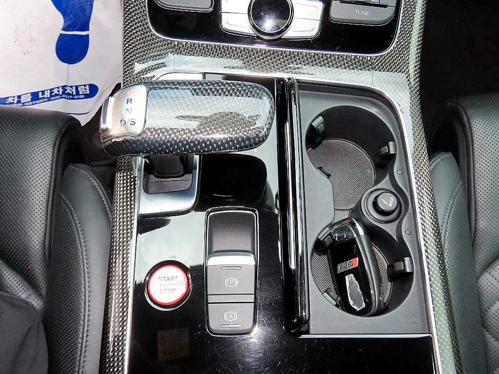 아우디 S8 4.0 TFSI 콰트로 이미지 11