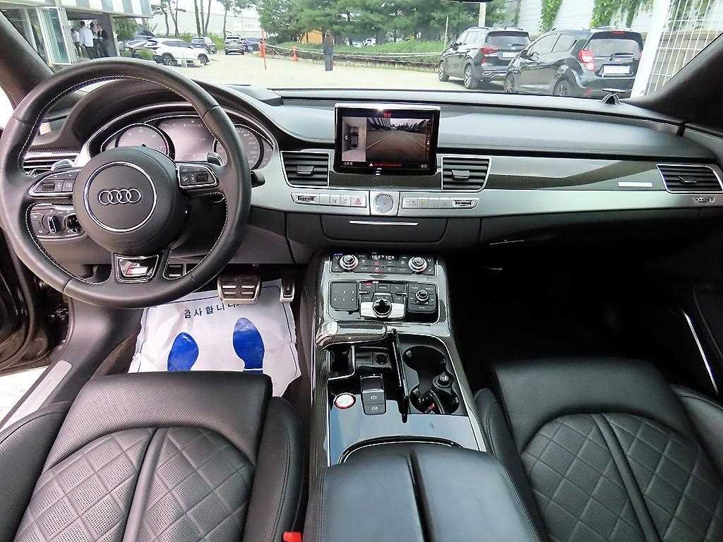 아우디 S8 4.0 TFSI 콰트로 이미지 7