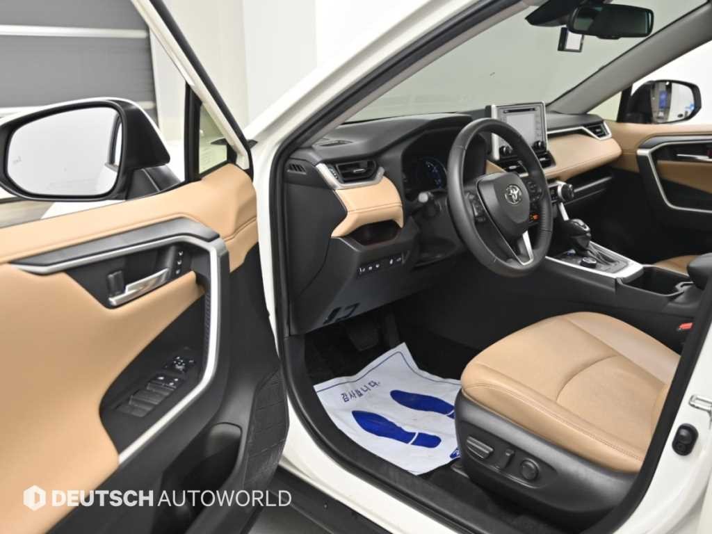 토요타 라브4 RAV4(5세대) 2.5 4WD 하이브리드 이미지 11