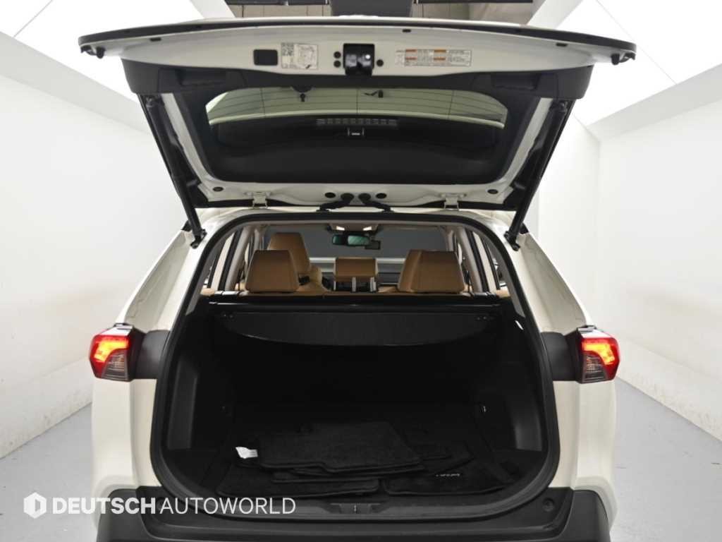 토요타 라브4 RAV4(5세대) 2.5 4WD 하이브리드 이미지 19
