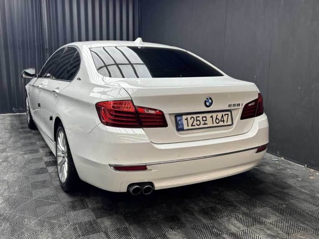 BMW 5시리즈 5시리즈 (F10) 528i 럭셔리 플러스 이미지 4