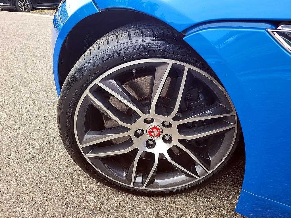 재규어 F-TYPE P380 R-다이나믹 쿠페 이미지 18