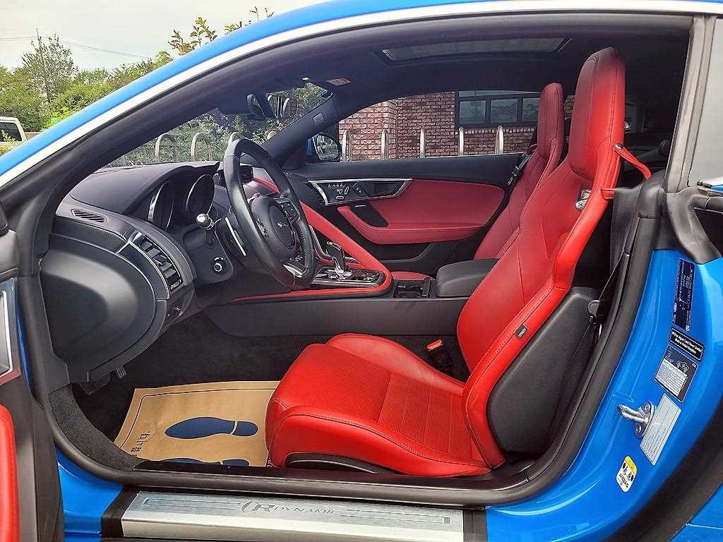 재규어 F-TYPE P380 R-다이나믹 쿠페 이미지 5